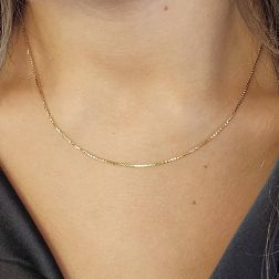 Photo of worn Necklace Veneta 0.90mm yellow gold