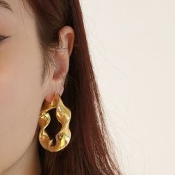 Boccole torchon ovali in oro giallo foto indossata