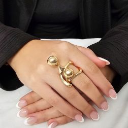 Anello L'Attesa in Oro Rosa foto indossata