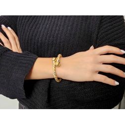 Bracciale Rigido aperto 2 Sfere Contrariè Torchon Godronato 3 colori dell'Oro foto indossata