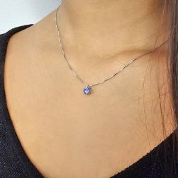 Girocollo Punto Luce Tanzanite 5mm foto indossata
