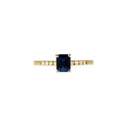 Solitaire Ring with Octagonal Sapphire and 8 Diamonds