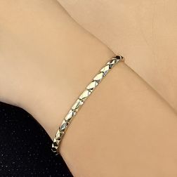 Bracciale con trama sfaccettata a Rombi in Oro Giallo foto indossata
