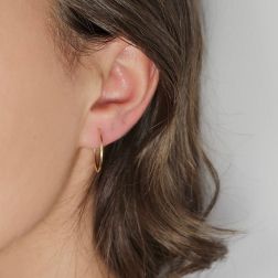 Photo of worn Hoops circles 2.05cm x 1mm in Yellow Gold