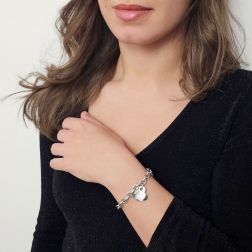 Bracciale a Catena Rolò Ovale in Oro Bianco con Ciondolo Cuore foto indossata