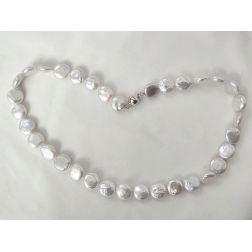 Collana Perle Bianche a bottone chiusura sfera Oro Bianco