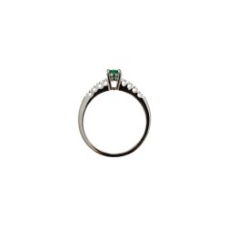 Oval Emerald Solitaire Ring with 8 Diamonds in White Gold