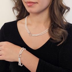 Collana Perle Fresh Water doppio filo ciambellotto in Oro Bianco foto indossata