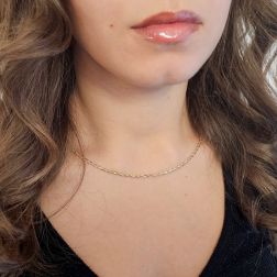 Girocollo Semirigido Flessibile Intreccio Sfaccettato Bicolore foto indossata