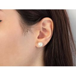 Photo of worn Pearl earrings 9-10 mm in White Gold