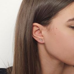 Orecchini Piuma Oro Bianco indossata