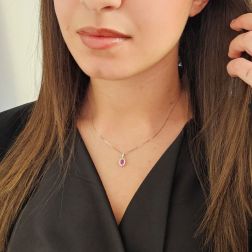 Ciondolo Kate Rubino 5.70x3.70mm e 14 Diamanti foto indossata