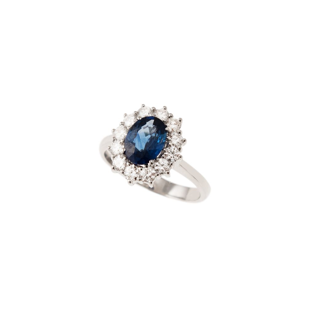 Anello Kate con Zaffiro Blu 6x8mm e 12 Diamanti
