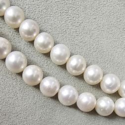 79cm Long Necklace White Pearls without clasp