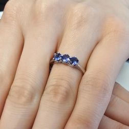 Anello Trilogy Crociera 4mm Tanzanite in Oro Bianco