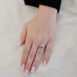 Anello Trilogy Crociera 4mm Tanzanite in Oro Bianco