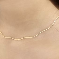 Girocollo Semirigido Flessibile Ondulato  foto indossata