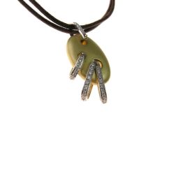 Oval satin-finish pendant in yellow gold and diamonds