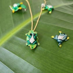 18kt White Gold Frog Pendant on Bronze Leaf