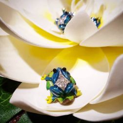 Frog Earrings Diamonds and enamelled