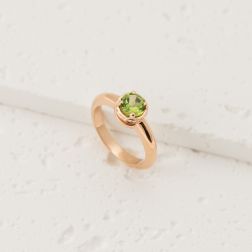 Anello Solitario tondo con Peridoto e 18 Diamanti Oro Rosa
