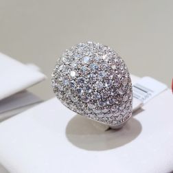 Dome ring in white gold with diamonds