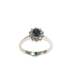 Anello Solitario e Zaffiro Blu Ovale 5x4 e 10 Diamanti