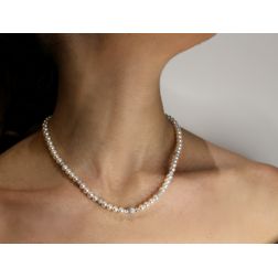 Photo of worn Central 6 Pearls Necklace White Gold