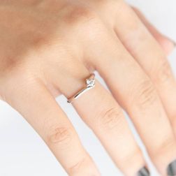 Solitario Panarea 0.18ct foto indossata