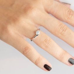 Solitario Panarea Diamante 0.40ct foto indossata