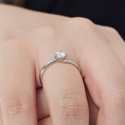 Solitario "Love Panarea" Diamante GIA da 0.40ct Platino foto indossata