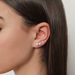 photo of worn Earrings with 4mm - 5.5mm - 6.5mm freshwater pearls in white gold