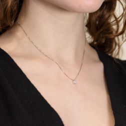 Girocollo Solitario Punto Luce 0.15ct foto indossata