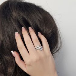 Anello Veretta Contrarié di Diamanti 1.15ct in Oro Bianco foto indossata