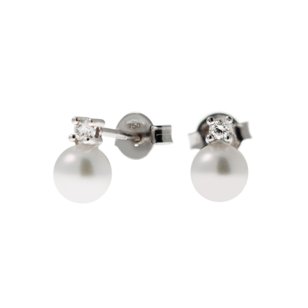 5.5mm Akoya Pearls and 0.05ct Diamonds Earrings
