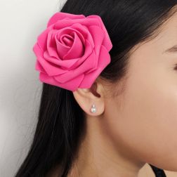 Orecchini Perla Akoya 5.5mm con Diamante 0.05ct  foto indossata