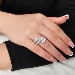 Anello Veretta Contrarié di Diamanti 1.80ct in Oro Bianco foto indossata