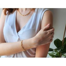 Bracciale Catena Rolò Squadrata Ovale Oro Giallo foto indossata con girocollo 45cm