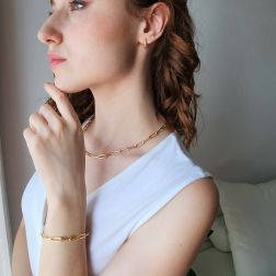 Photo of worn Rolo Squared Oval Chain Bracelet Yellow Gold