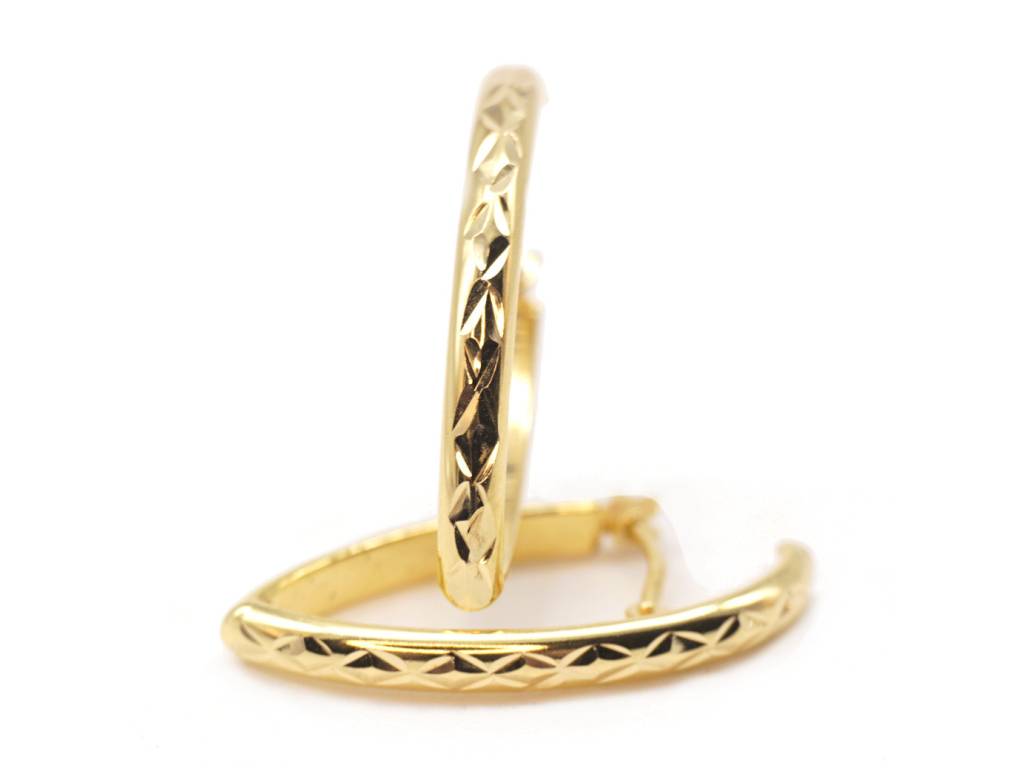 Earring pointed oval 18kt gold