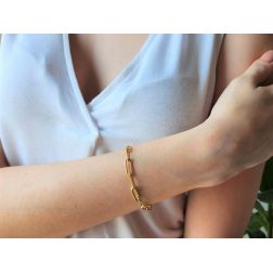Photo of worn Rolo Squared Oval Chain Bracelet Yellow Gold