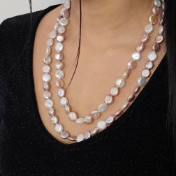 Collana Lunga 114cm Perle Rosa a bottone senza chiusura foto indossata