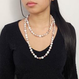 Collana Lunga 114cm Perle Rosa a bottone senza chiusura foto indossata