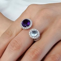 Anello Design Aperto Ametista 9mm e Acquamarina 7mm contorno Diamanti foto indossata