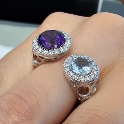 Anello Design Aperto Ametista 9mm e Acquamarina 7mm contorno Diamanti foto indossata