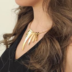 photo of worn Rigid Claw Necklace in Yellow Gold