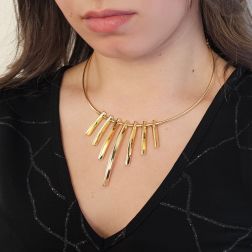 photo of worn Rigid Claw Necklace in Yellow Gold
