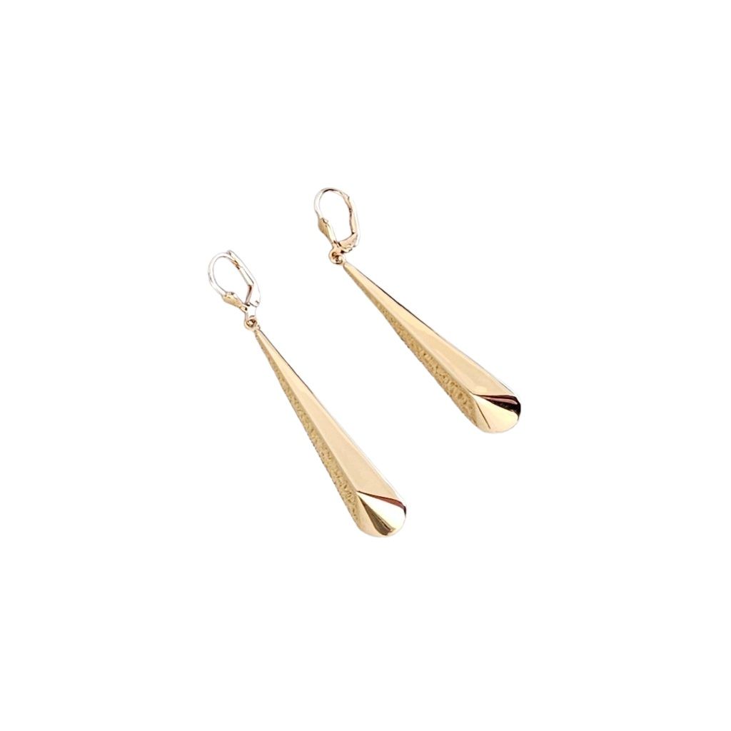 Super-lightweight elongated prism pendant earrings in yellow gold