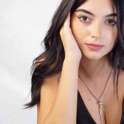 Collana Nodo Diamanti foto indossata
