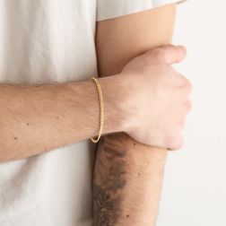 Photo of worn Figaro link chain bracelet x 2.50mm